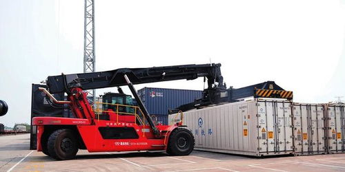 廣西開行西部陸海新通道首列海產品冷鏈專列 百噸北部灣海蝦三日內直達重慶